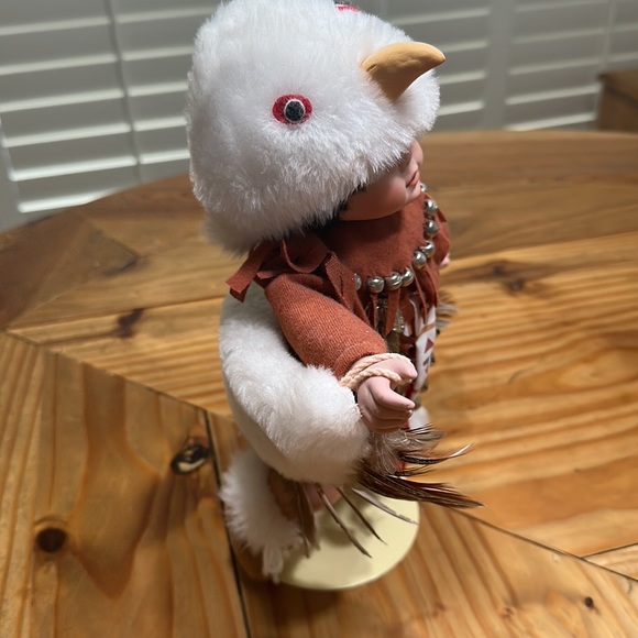 Native American Collectible Porcelain Doll - Elke Hutcheon Danbury Mint - Picture 3 of 6